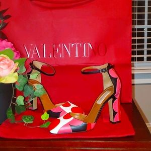 Valentino Carmen  Collection D'orsay Leather Pumps